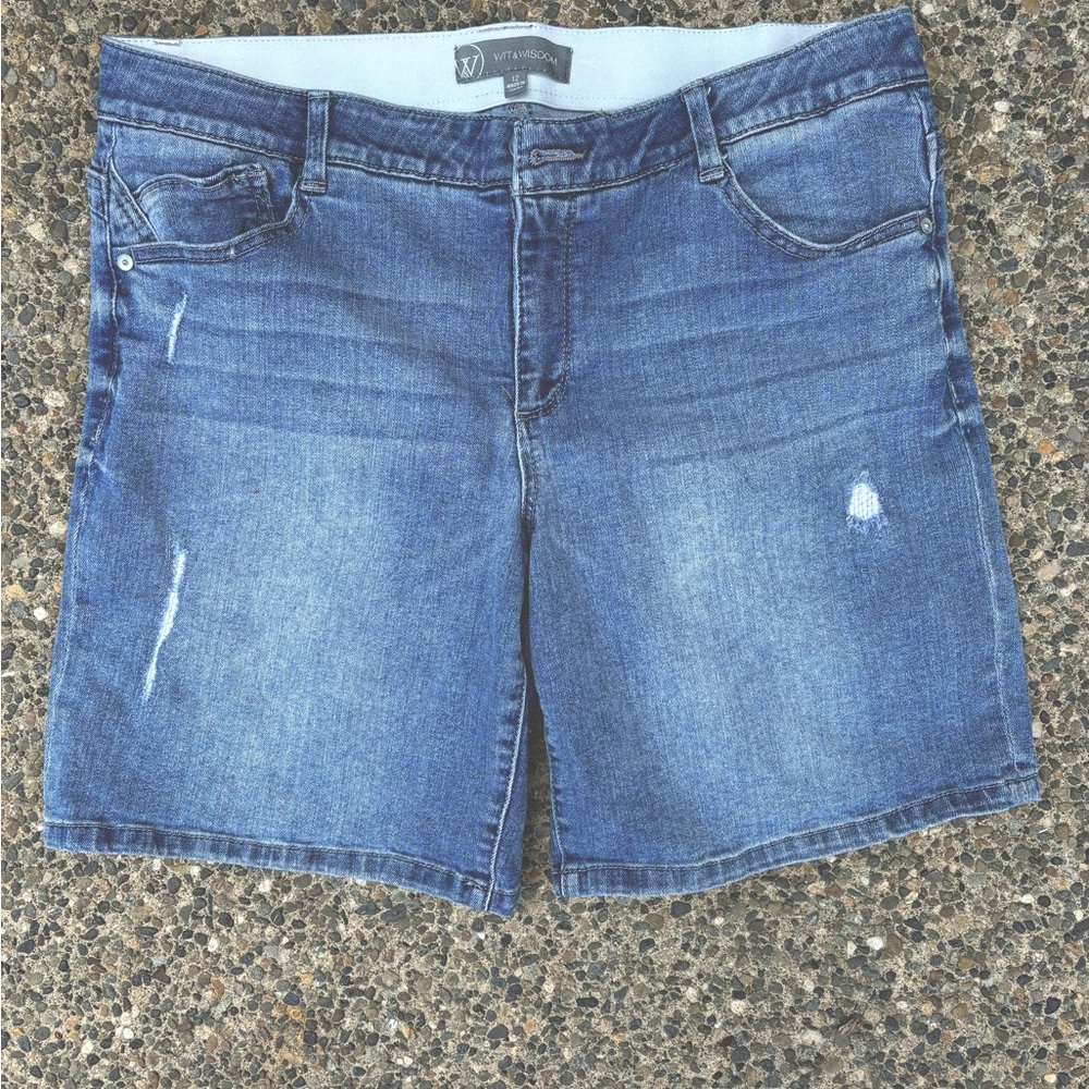 ☀️Nordstrom Wit & Wisdom EUC Ab-Solution Jean Shorts Size 12 Slight Distress